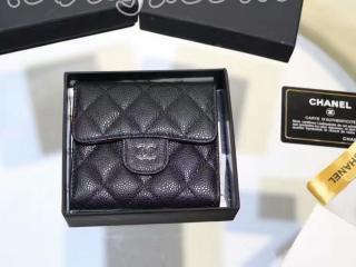 シャネルの定番マトラッセ財布 実用性が高いのCHANEL MATELASSE 二つ折り財布