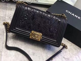 シャネルのチェーンバッグ新作 BOY CHANEL ゴ−ジャス ハンドバッグA67086 Y82700 94305