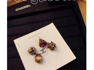 キャットヘッド クリスタル ピアス472230 J1D50 8070 GUCCIピアス