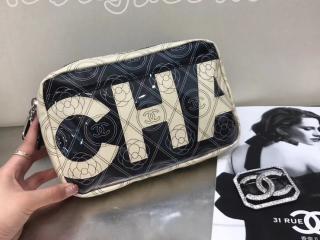 A57273 Y83521 C2417 シャネル  バッグ スーパーコピー CHANEL 2018年春夏 カメラ ケース レディース ショルダーバッグ プリント キャンバス、カーフスキン & PVC ブラック & ベージュ