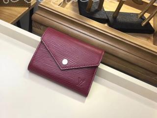 M62171 ルイヴィトン エピ 財布 スーパーコピー 「LOUIS VUITTON」 ポルトフォイユ・ヴィクトリーヌ ヴィトン レディース 三つ折り財布 4色選択可 フューシャ