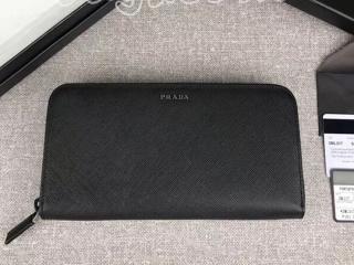 2ML317_C5S_F0G52 プラダ 長財布 コピー PRADA 「サフィアーノ」 レザー ドキュメントホルダー メンズ ラウンドファスナー財布 ブラック+ネイビー