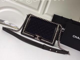 A67086 Y83826 C7127 ボーイ シャネル バッグ コピー BOY CHANEL スモール ハンドバッグ ツイード、カーフスキン & コスチューム パール レディース チェーンショルダーバッグ ブラック & ネイビーブルー