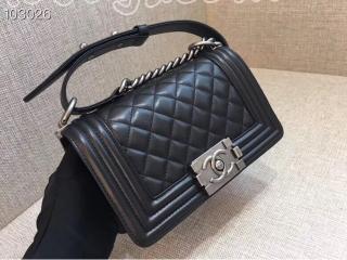 A67085 Y09953 94305 ボーイ シャネル バッグ コピー BOY CHANEL 18/19年秋冬 スモール ハンドバッグ カーフスキン レディース ショルダーバッグ 7色可選択 ブラック