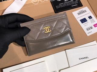 A84386 Y61477 0B801 シャネル カードケース コピー CHANEL 2018/19年 クルーズ コレクション エイジド カーフスキン & スムーズ カーフスキン カードケース 6色可選択 グレー