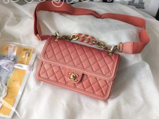 AS0062 Y84095 5B679 シャネル バッグ スーパーコピー CHANEL 2018/19年 グレインド カーフスキン & レジン フラップ バッグ レディース ショルダーバッグ コーラル