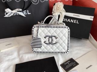 A93343 Y84125 C7600 シャネル バッグ スーパーコピー CHANEL 2018/19年 クルーズ コレクション グレインド カーフスキン ヴァニティー ケース レディース ショルダーバッグ 2色可選択