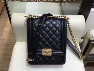 AS0130 Y09939 94305 ボーイ シャネル バッグ コピー BOY CHANEL カーフスキン ハンドバッグ レディース ショルダーバッグ