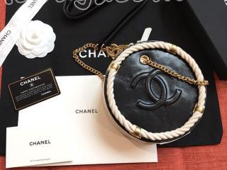 AS0075 Y84101 C0229 シャネル バッグ スーパーコピー CHANEL クランプル カーフスキン & コットン スモール ラウンド バッグ レディース ショルダーバッグ 2色可選択 ブラック & ホワイト