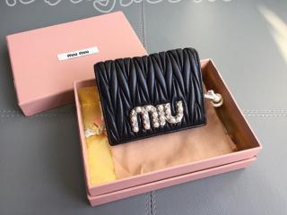 5MV204_2BSQ_F0002 ミュウミュウ 財布 スーパーコピー MIUMIU MATELASSE 「マテラッセ」レザー レディース 二つ折り財布 3色可選択 ブラック