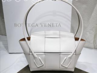 575943-2 BOTTEGA VENETA ボッテガ・ヴェネタ バッグ スーパーコピー イントレチャート フレンチカーフ ザ・アルコ ARCO 33 ハンドバッグ レディース ショルダーバッグ 5色可選択