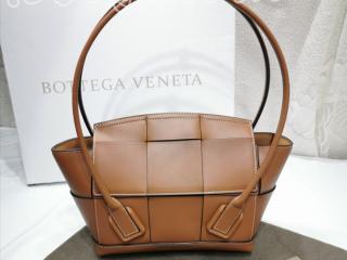 575943-3 BOTTEGA VENETA ボッテガ・ヴェネタ バッグ コピー イントレチャート フレンチカーフ ザ・アルコ ARCO 33 ハンドバッグ レディース ショルダーバッグ 5色可選択