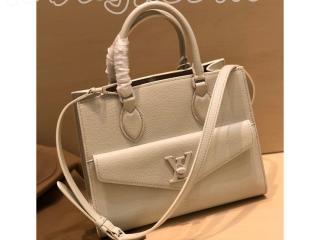 M55817 ルイヴィトン バッグ スーパーコピー 「LOUIS VUITTON」 LOCKME TOTE ロックミー・トート PM レディース ショルダーバッグ 3色可選択 ブロン