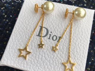 “Dior Tribale” CD&星*パールピアス  “Dior Tribale” CD&星*パールピアス Dior☆“Dio(r)evolution” 星&ホワイトビーズ*ピアス