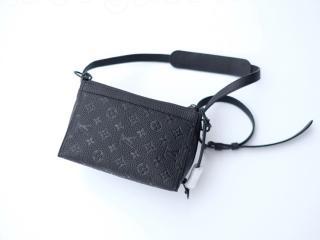 M55878 ルイヴィトン モノグラム・アンプラント バッグ コピー 「LOUIS VUITTON」 トリアングル・メッセンジャー メンズ ショルダーバッグ 3色可選択 ノワール