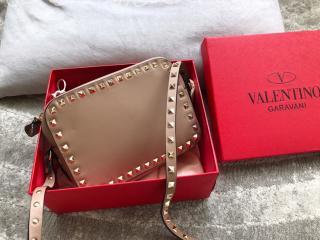 ZW2B0809BOL0NO-2 ヴァレンティノ バッグ スーパーコピー VALENTINO N級 ROCKSTUD ロックスタッズ スモール クロスボディバッグ レディース ショルダーバッグ