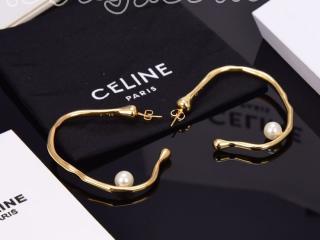 celineイヤリング 半円セリーヌピアス パール ゴールド色