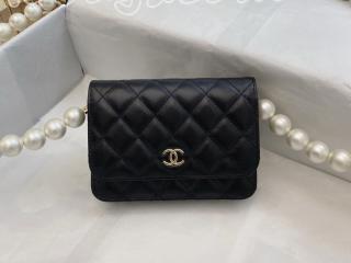 AP1839 B04327 シャネル バッグ スーパーコピー 20新作 CHANEL カーフスキン & コスチューム パール ミニ チェーン ウォレット 二つ折り財布 ブラック