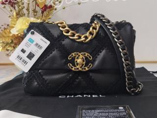 AS1160 B04824 94305 シャネル バッグ スーパーコピー 20新作 CHANEL 19 カーフスキン ＆ クロシェ フラップ バッグ ショルダーバッグ 2色可選択