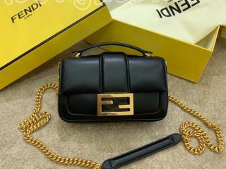 8BS045ACNXF15ZW フェンディ バッグ コピー FENDI 新作 バゲット チェーン スモール ブラック ナッパレザー レディース ショルダーバッグ