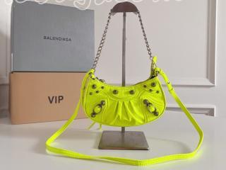 ﻿695814-7 バレンシアガ バッグ コピー 新作 BALENCIAGA Le Cagole Mini Bag チェーン付き アリーナラムスキン アンティーク調シルバー金具 ショルダーバッグ